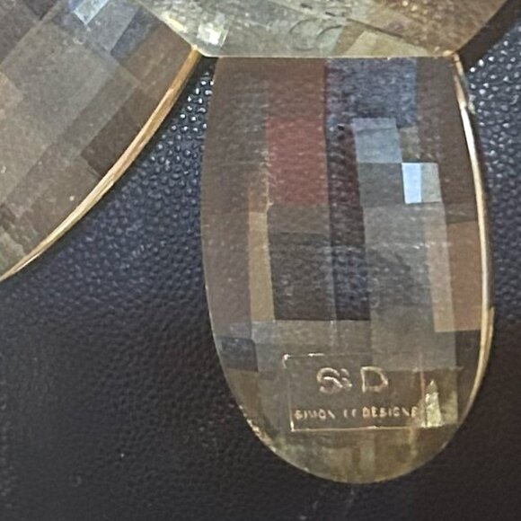 Simon Design Gingerbread Crystal Paperweight - Picture 6 of 6